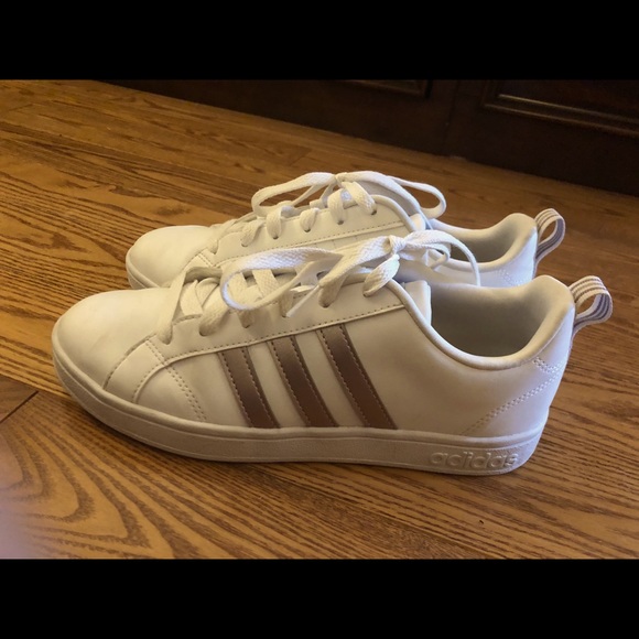 adidas Shoes - Adidas like new traditional kicks